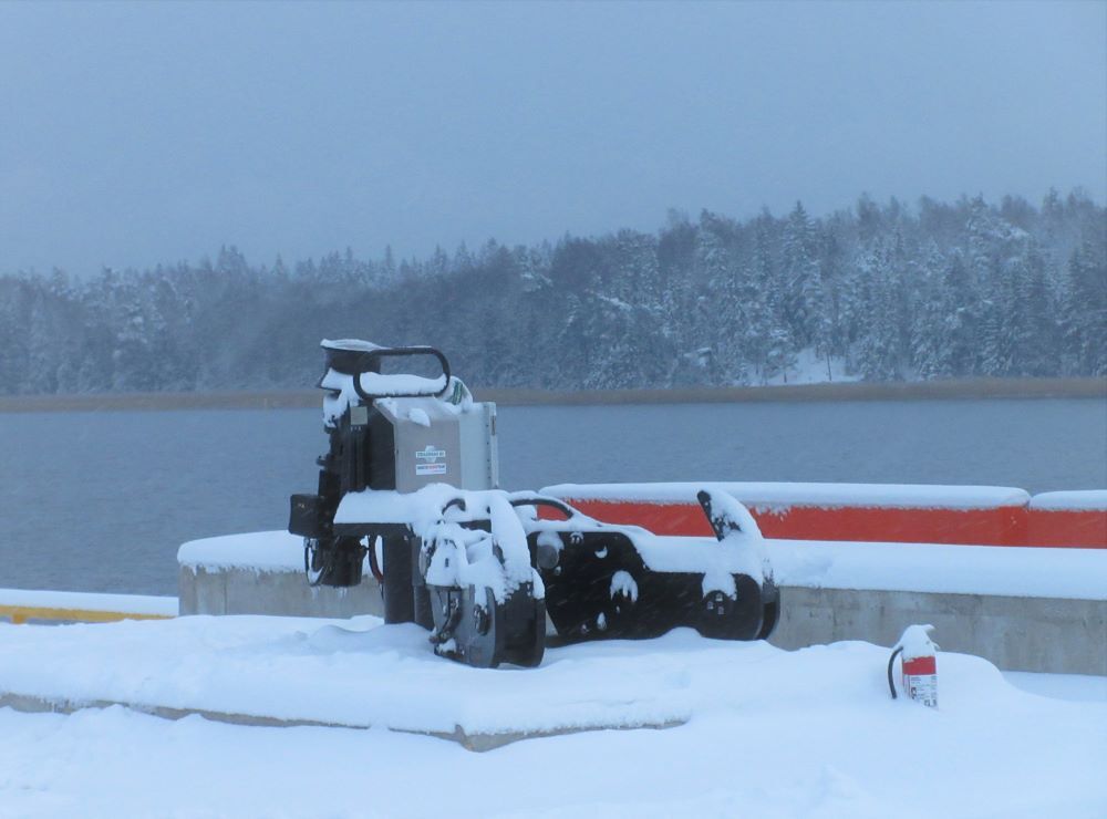 Quick release mooring hooks LNG terminal Finland