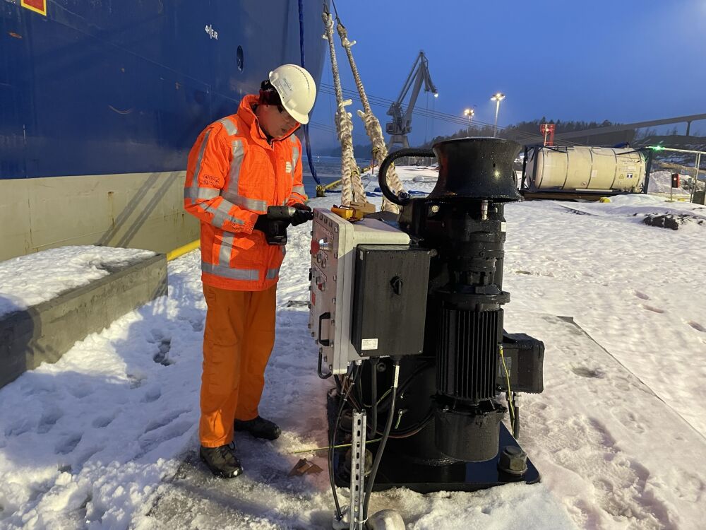 Straatman mooring equipment service