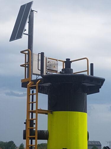 Mini capstan powered by solar