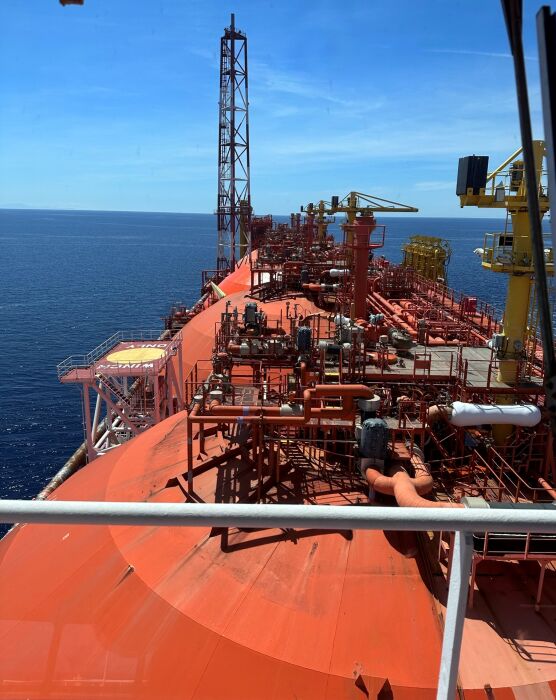 Complete mooring system FSRU