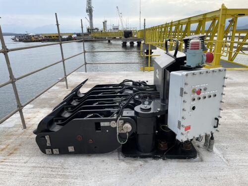 Quick Release Mooring Hooks LNG terminal Santos