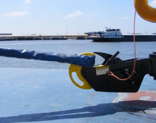 Quick Release Towing Hook