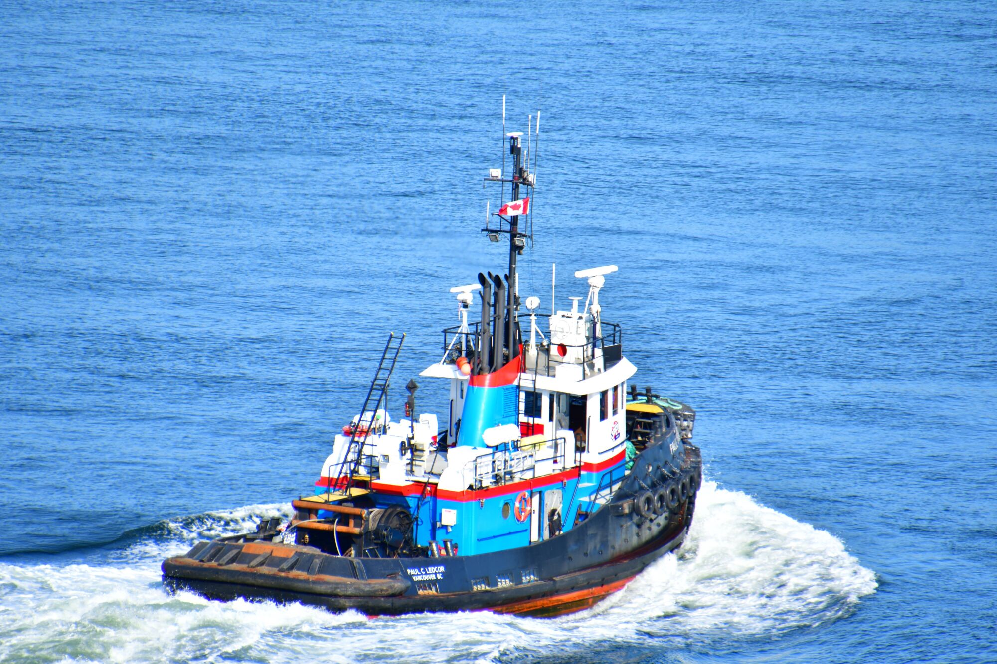 Tug boat